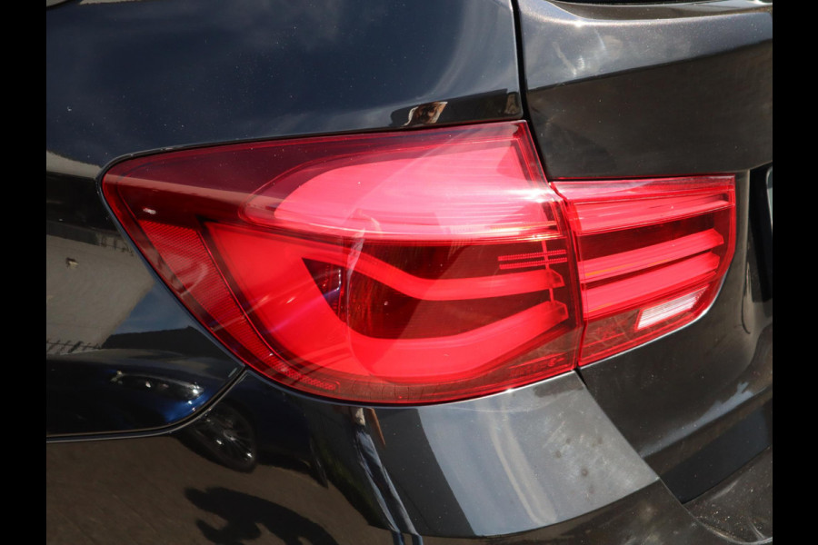 BMW 3 Serie Touring 320i Edition M Sport Shadow Executive | Panorama dak | Keyless | Sportleder |