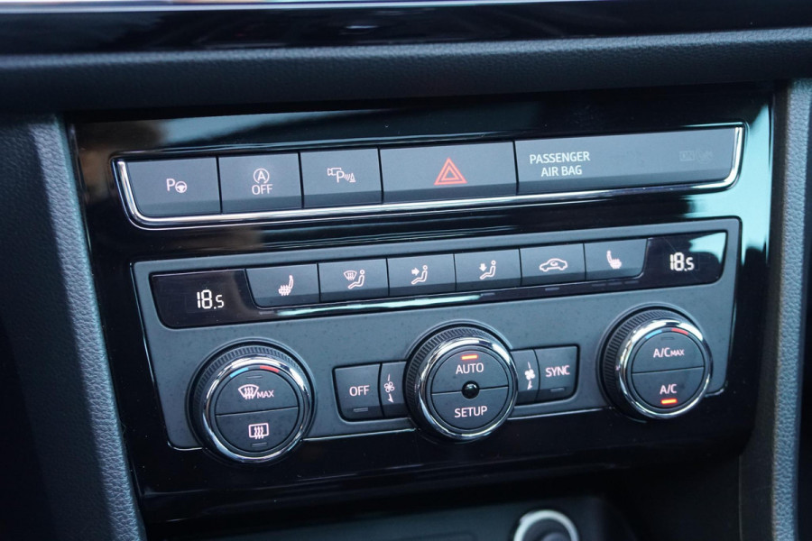 Seat Ateca 2.0 TSI FR 4DRIVE Business Intense *INCL BTW* + PANODAK / 360° CAMERA / DODEHOEKDETECTIE / BEATS