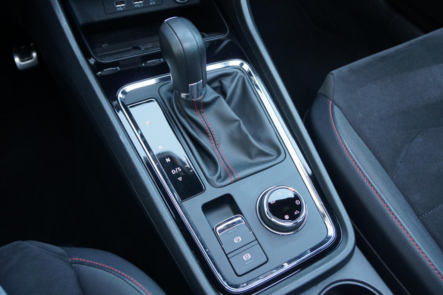 Seat Ateca 2.0 TSI FR 4DRIVE Business Intense *INCL BTW* + PANODAK / 360° CAMERA / DODEHOEKDETECTIE / BEATS