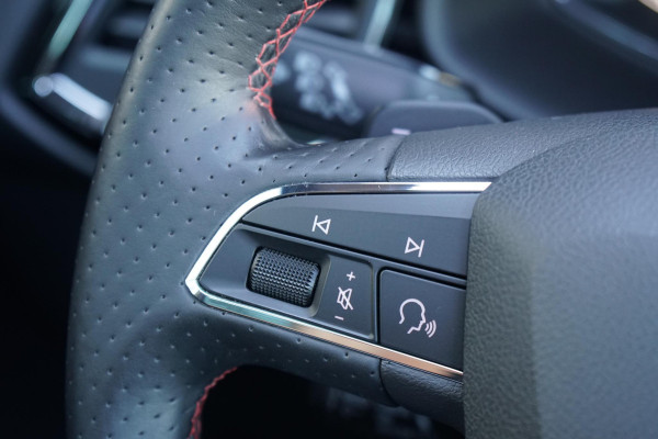Seat Ateca 2.0 TSI FR 4DRIVE Business Intense *INCL BTW* + PANODAK / 360° CAMERA / DODEHOEKDETECTIE / BEATS