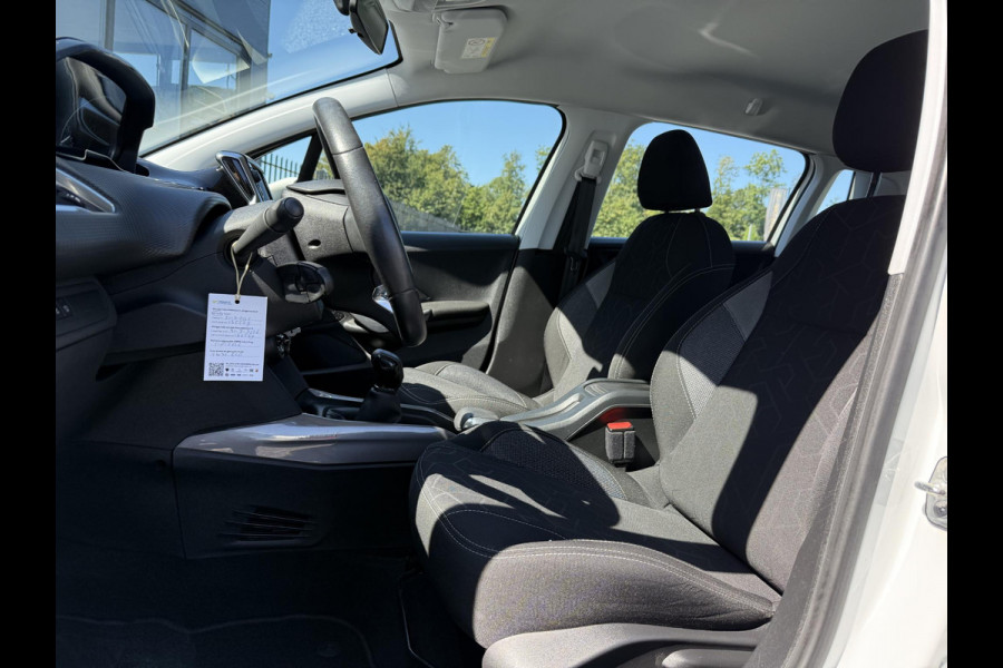 Peugeot 2008 1.2 PureTech Blue Lion 1e Eigenaar,Dealer Onderhouden,110pk,Navi,Airco,Cruise,Pdc,Extra winter set,Distributieriem vv 2022,N.A.P,Apk tot 08-2026