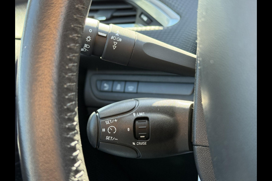 Peugeot 2008 1.2 PureTech Blue Lion 1e Eigenaar,Dealer Onderhouden,110pk,Navi,Airco,Cruise,Pdc,Extra winter set,Distributieriem vv 2022,N.A.P,Apk tot 08-2026