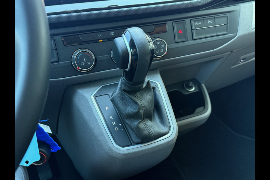Volkswagen Transporter 2.0 TDI 150pk Bulli - DC Leder - NL-Auto 1ste Eigenaar - Two Tone