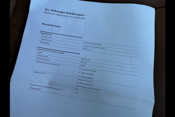 Volkswagen Transporter 2.0 TDI 150pk Bulli - DC Leder - NL-Auto 1ste Eigenaar - Two Tone