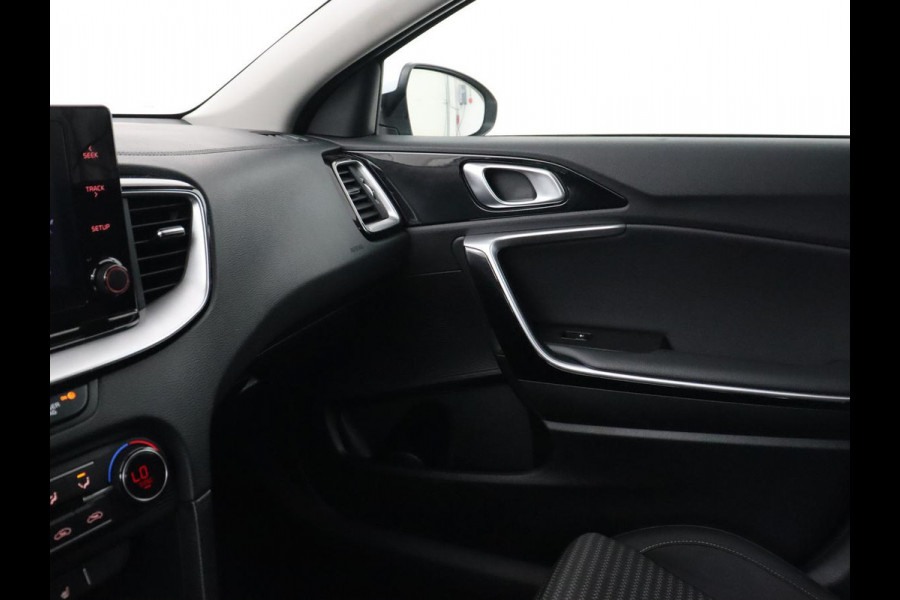 Kia Ceed 1.6 GDI PHEV DynamicPlusLine | Stoel & stuurverwarming | Adaptive cruise | Camera | Carplay | Keyless | Full LED | Climate control | Plug In