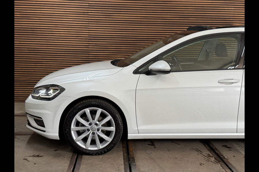 Volkswagen Golf 1.5 TSI Highline PANO/NAVI/CAMERA/LED/SPORTSTOELEN/CLIMATE/PARELMOER !