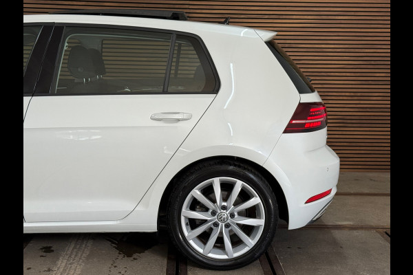 Volkswagen Golf 1.5 TSI Highline PANO/NAVI/CAMERA/LED/SPORTSTOELEN/CLIMATE/PARELMOER !