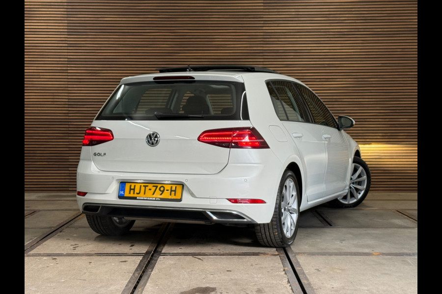 Volkswagen Golf 1.5 TSI Highline PANO/NAVI/CAMERA/LED/SPORTSTOELEN/CLIMATE/PARELMOER !