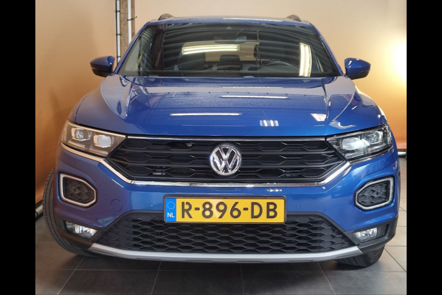 Volkswagen T-Roc 1.5 TSI Sport open dak | navi | carplay | cruise control | trekhaak