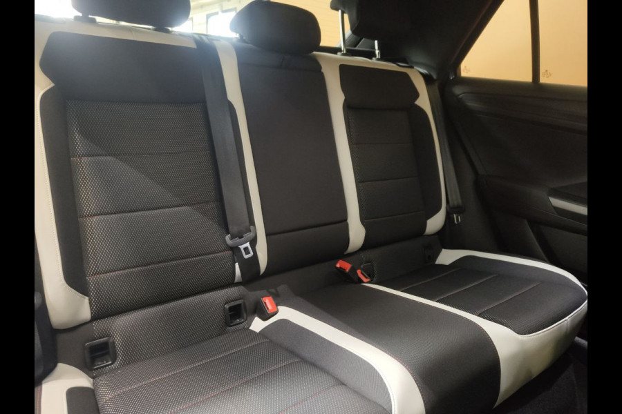 Volkswagen T-Roc 1.5 TSI Sport open dak | navi | carplay | cruise control | trekhaak