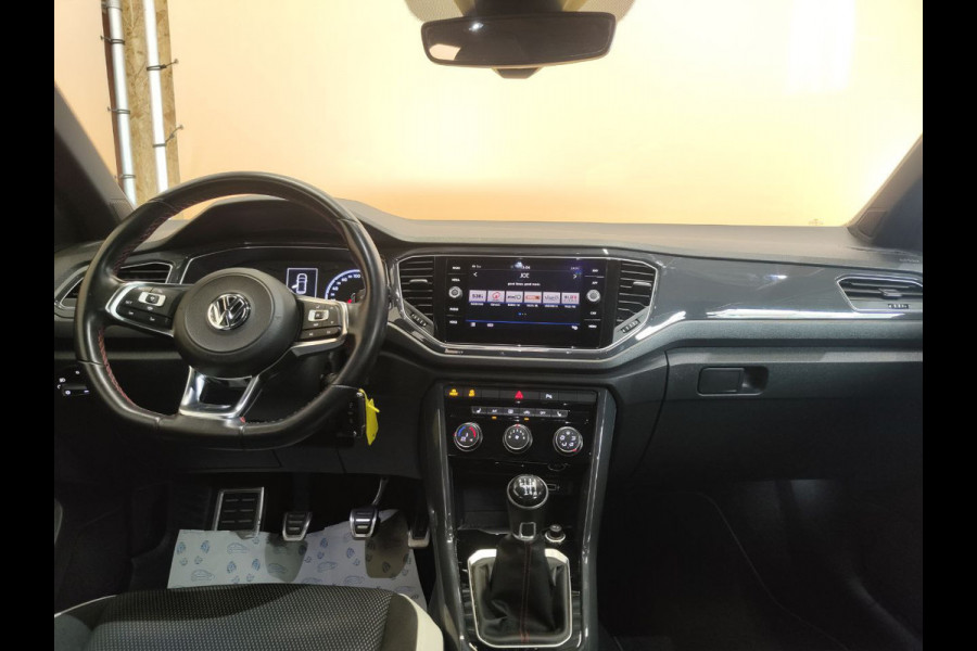 Volkswagen T-Roc 1.5 TSI Sport open dak | navi | carplay | cruise control | trekhaak