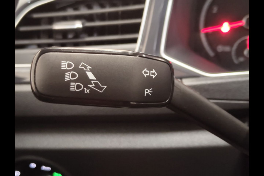 Volkswagen T-Roc 1.5 TSI Sport open dak | navi | carplay | cruise control | trekhaak