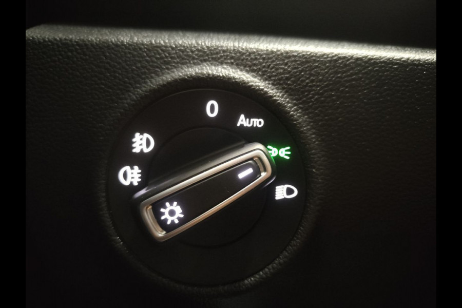 Volkswagen T-Roc 1.5 TSI Sport open dak | navi | carplay | cruise control | trekhaak