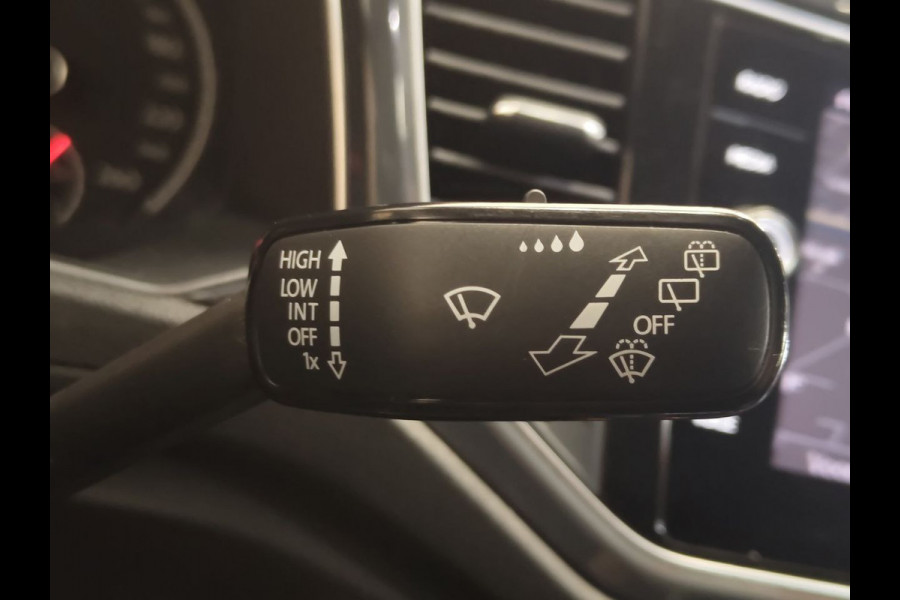 Volkswagen T-Roc 1.5 TSI Sport open dak | navi | carplay | cruise control | trekhaak