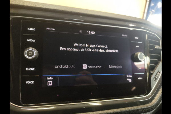 Volkswagen T-Roc 1.5 TSI Sport open dak | navi | carplay | cruise control | trekhaak