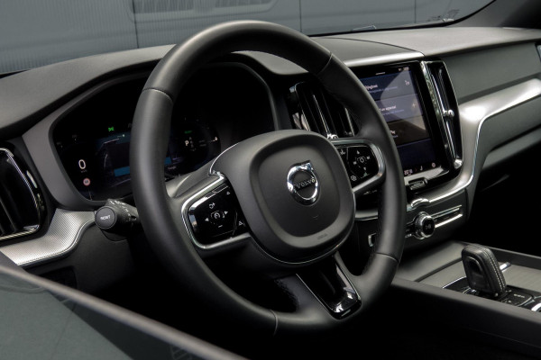 Volvo XC60 2.0 Recharge T6 AWD R-DESIGN | TREKHAAK | ACC | PANO | ELEKTRISCH VERSTELBARE STOELEN