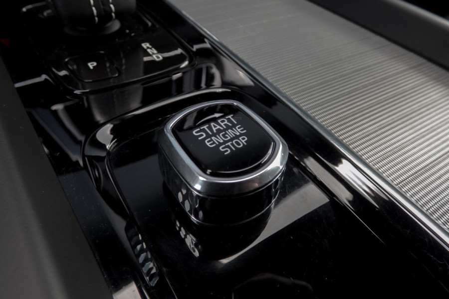 Volvo XC60 2.0 Recharge T6 AWD R-DESIGN | TREKHAAK | ACC | PANO | ELEKTRISCH VERSTELBARE STOELEN