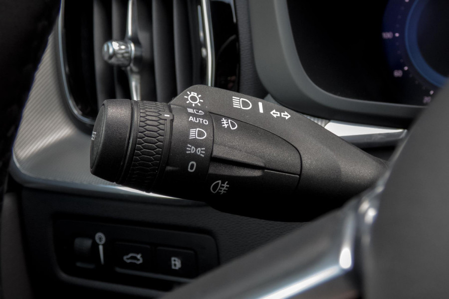 Volvo XC60 2.0 Recharge T6 AWD R-DESIGN | TREKHAAK | ACC | PANO | ELEKTRISCH VERSTELBARE STOELEN