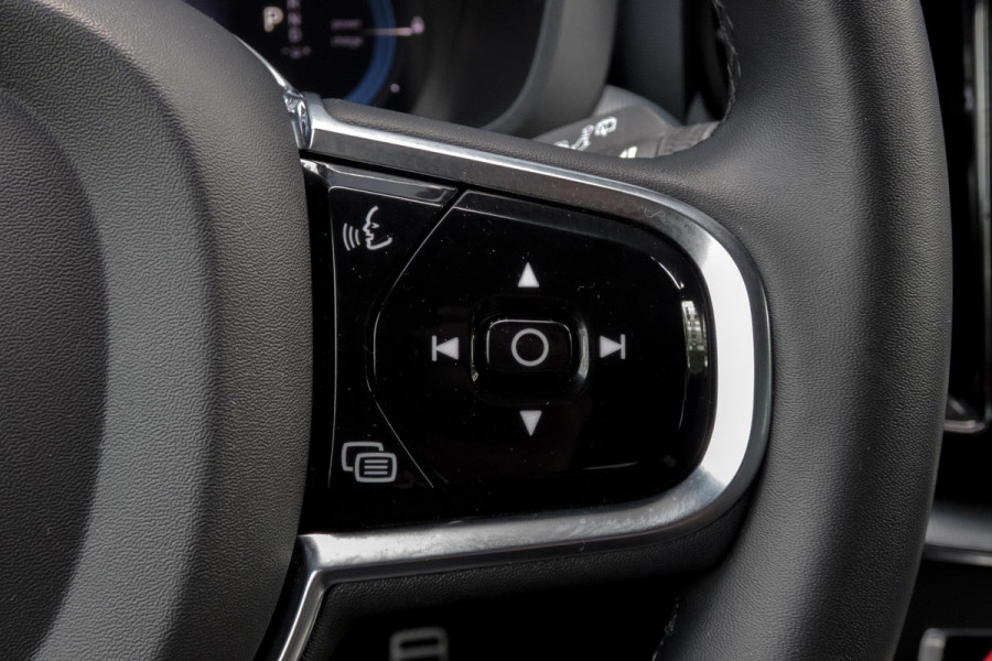 Volvo XC60 2.0 Recharge T6 AWD R-DESIGN | TREKHAAK | ACC | PANO | ELEKTRISCH VERSTELBARE STOELEN