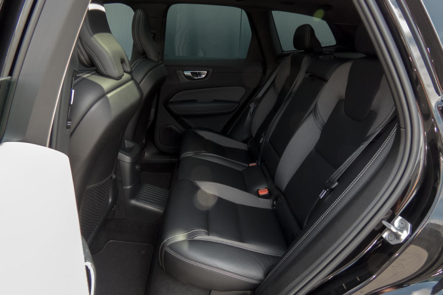 Volvo XC60 2.0 Recharge T6 AWD R-DESIGN | TREKHAAK | ACC | PANO | ELEKTRISCH VERSTELBARE STOELEN