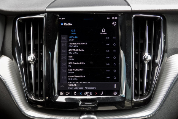 Volvo XC60 2.0 Recharge T6 AWD R-DESIGN | TREKHAAK | ACC | PANO | ELEKTRISCH VERSTELBARE STOELEN