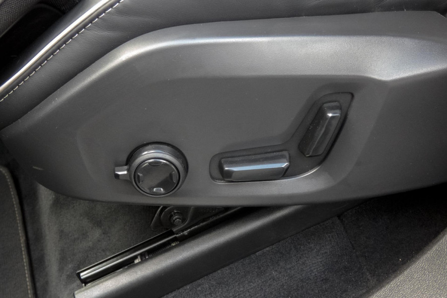 Volvo XC60 2.0 Recharge T6 AWD R-DESIGN | TREKHAAK | ACC | PANO | ELEKTRISCH VERSTELBARE STOELEN