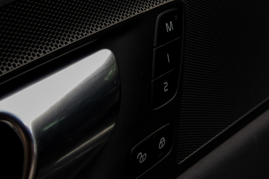 Volvo XC60 2.0 Recharge T6 AWD R-DESIGN | TREKHAAK | ACC | PANO | ELEKTRISCH VERSTELBARE STOELEN