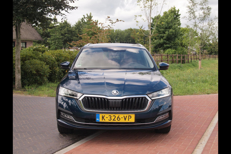 Škoda Octavia Combi 1.4 TSI iV PHEV Business Edition Plus | Camera | Apple Carplay | NL-Auto | Trekhaak | Sfeerverlichting |