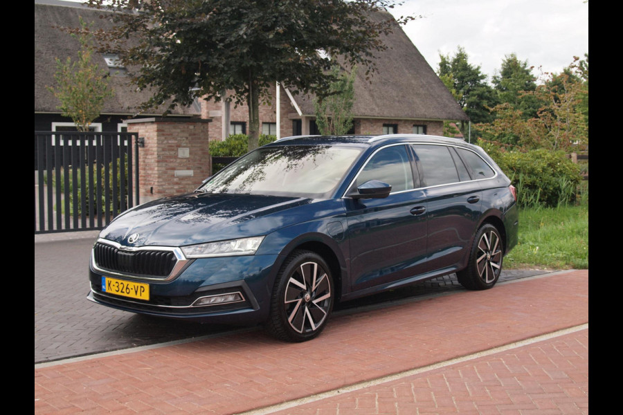 Škoda Octavia Combi 1.4 TSI iV PHEV Business Edition Plus | Camera | Apple Carplay | NL-Auto | Trekhaak | Sfeerverlichting |