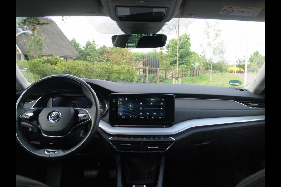 Škoda Octavia Combi 1.4 TSI iV PHEV Business Edition Plus | Camera | Apple Carplay | NL-Auto | Trekhaak | Sfeerverlichting |