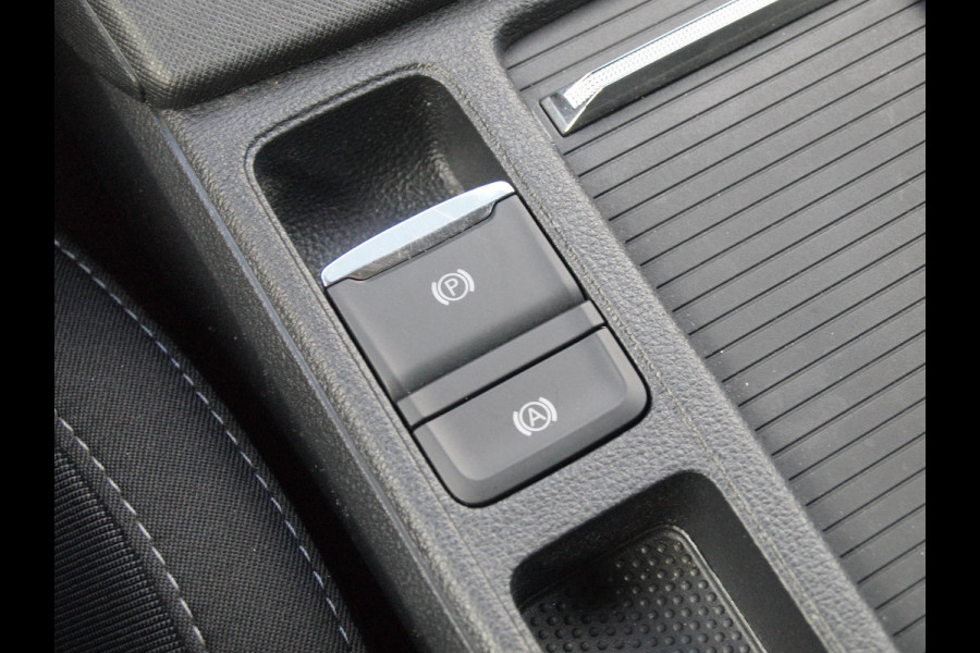 Škoda Octavia Combi 1.4 TSI iV PHEV Business Edition Plus | Camera | Apple Carplay | NL-Auto | Trekhaak | Sfeerverlichting |