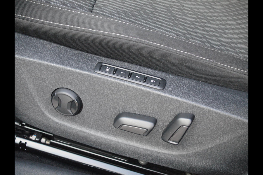 Škoda Octavia Combi 1.4 TSI iV PHEV Business Edition Plus | Camera | Apple Carplay | NL-Auto | Trekhaak | Sfeerverlichting |