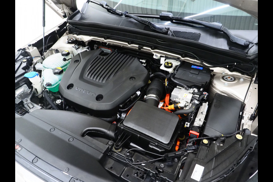 Volvo XC40 1.5 T5 262pk! Recharge Ultimate | Panoramadak | Pilot Assist | Harman/Kardon | 360 | Keyless | Carplay