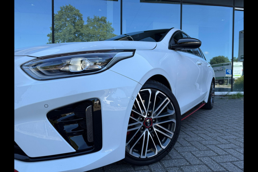 Kia ProCeed 1.6 T-GDI GT - Automaat - LED - Alcantara - Navi - Winterpakket - Camera