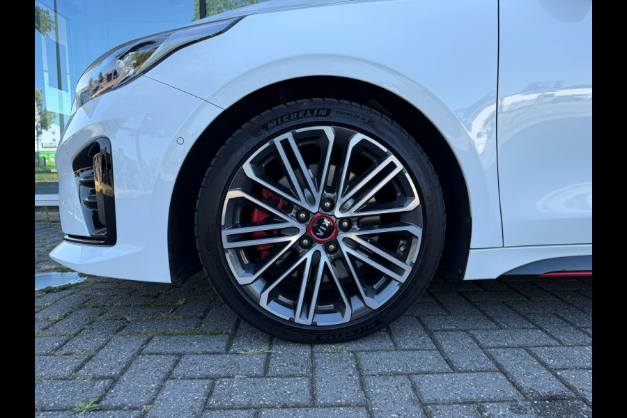 Kia ProCeed 1.6 T-GDI GT - Automaat - LED - Alcantara - Navi - Winterpakket - Camera
