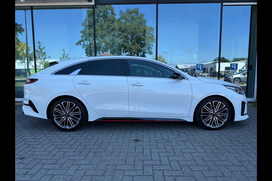 Kia ProCeed 1.6 T-GDI GT - Automaat - LED - Alcantara - Navi - Winterpakket - Camera