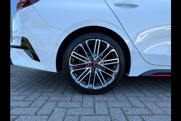 Kia ProCeed 1.6 T-GDI GT - Automaat - LED - Alcantara - Navi - Winterpakket - Camera