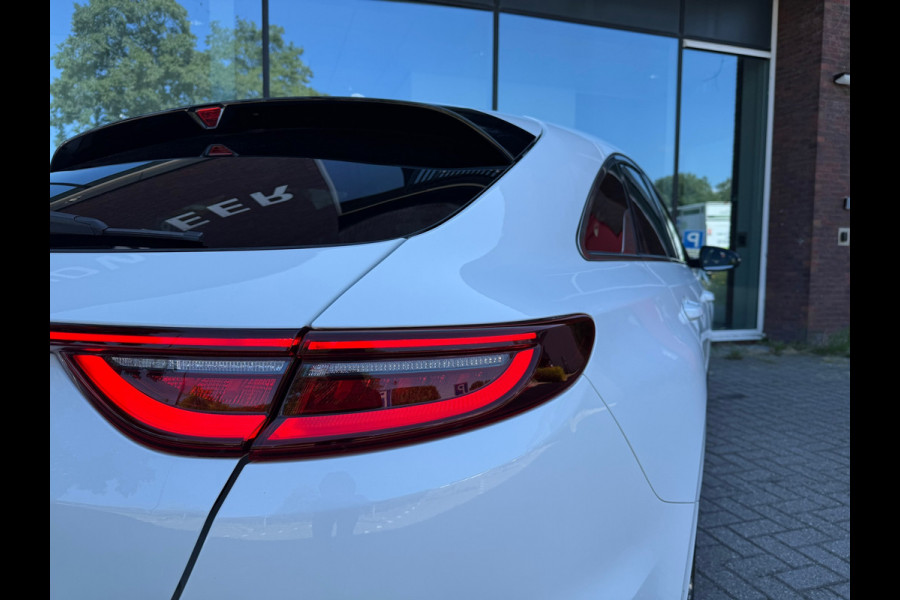 Kia ProCeed 1.6 T-GDI GT - Automaat - LED - Alcantara - Navi - Winterpakket - Camera