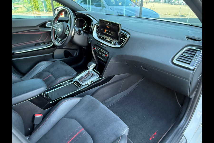 Kia ProCeed 1.6 T-GDI GT - Automaat - LED - Alcantara - Navi - Winterpakket - Camera