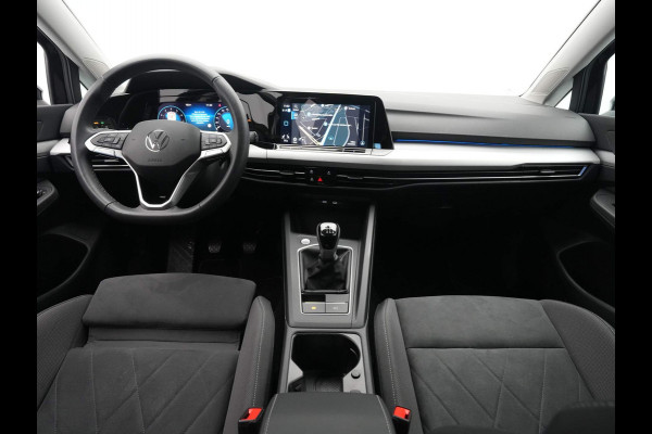 Volkswagen Golf 1.0 TSI Life Business Navigatie Memory Massagestoel Parkeersensonren 24