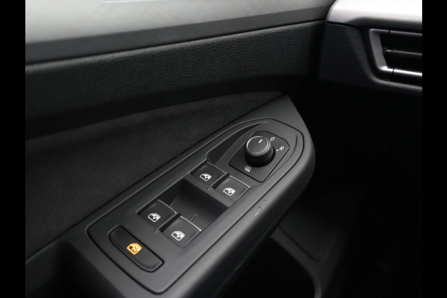 Volkswagen Golf 1.0 TSI Life Business Navigatie Memory Massagestoel Parkeersensonren 24