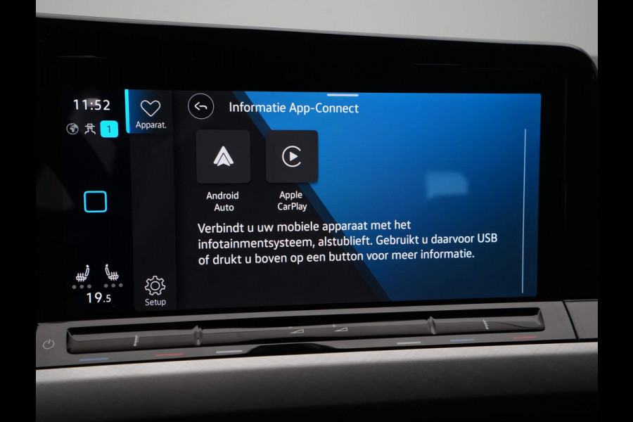 Volkswagen Golf 1.0 TSI Life Business Navigatie Memory Massagestoel Parkeersensonren 24