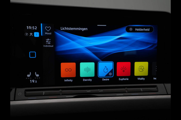 Volkswagen Golf 1.0 TSI Life Business Navigatie Memory Massagestoel Parkeersensonren 24