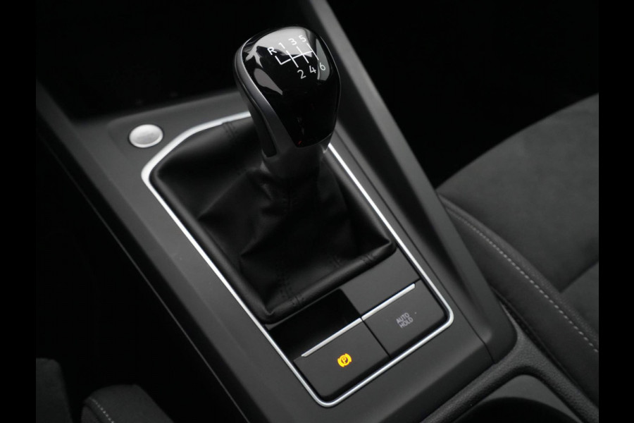 Volkswagen Golf 1.0 TSI Life Business Navigatie Memory Massagestoel Parkeersensonren 24
