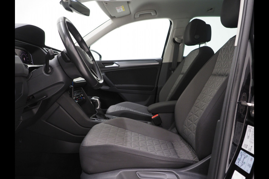 Volkswagen Tiguan 1.4 TSI eHybrid 245PK | Adaptive Cruise | Camera | Virtual | Carplay | DAB | LED