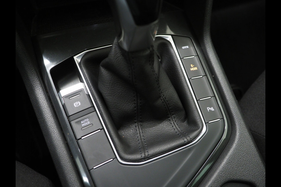 Volkswagen Tiguan 1.4 TSI eHybrid 245PK | Adaptive Cruise | Camera | Virtual | Carplay | DAB | LED