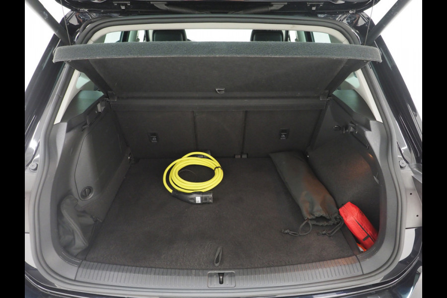 Volkswagen Tiguan 1.4 TSI eHybrid 245PK | Adaptive Cruise | Camera | Virtual | Carplay | DAB | LED