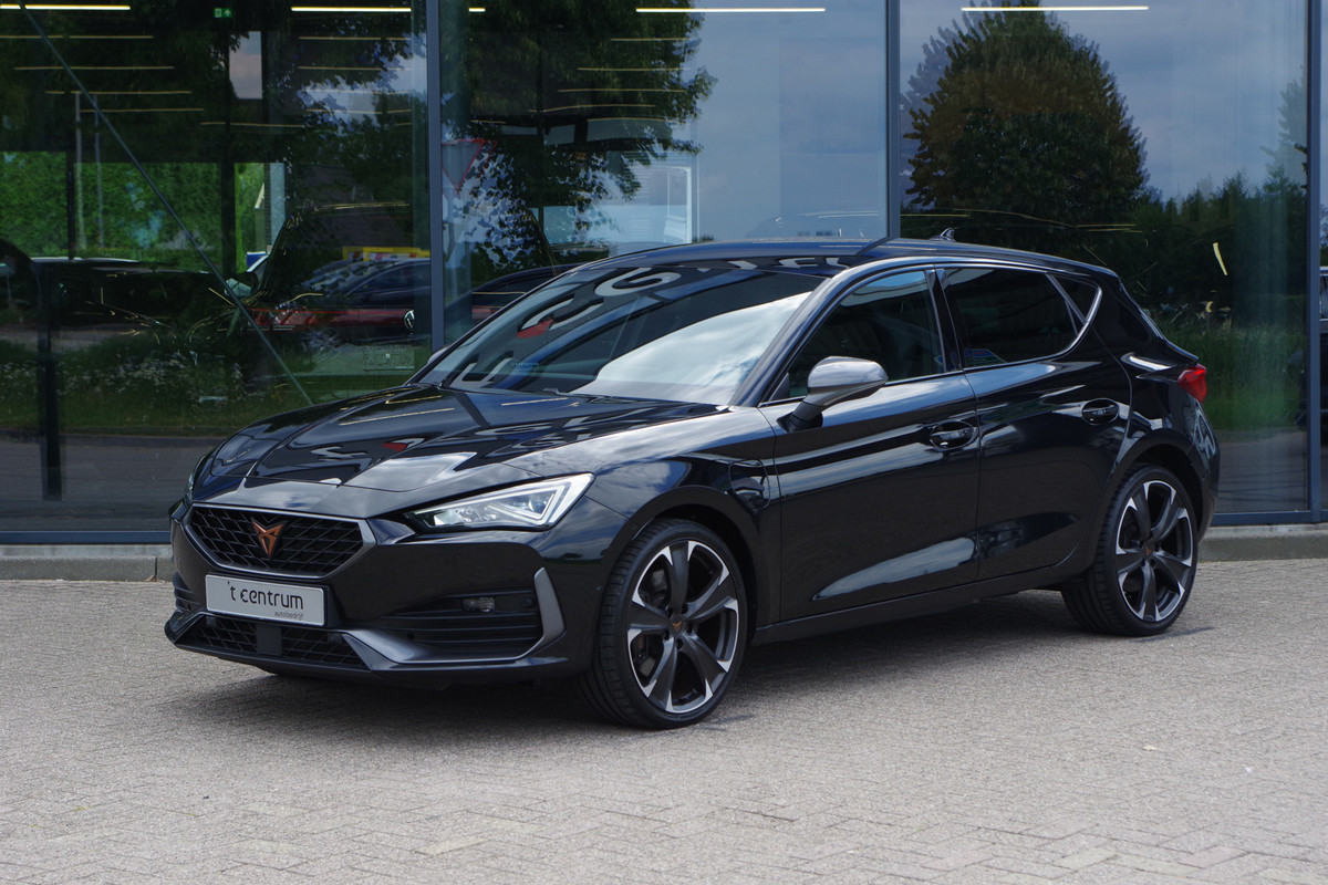 CUPRA Leon 1.4 e-Hybrid VZ 245 PK Adrenaline, Winterpakket, Keyless, Kuipstoelen, Camera