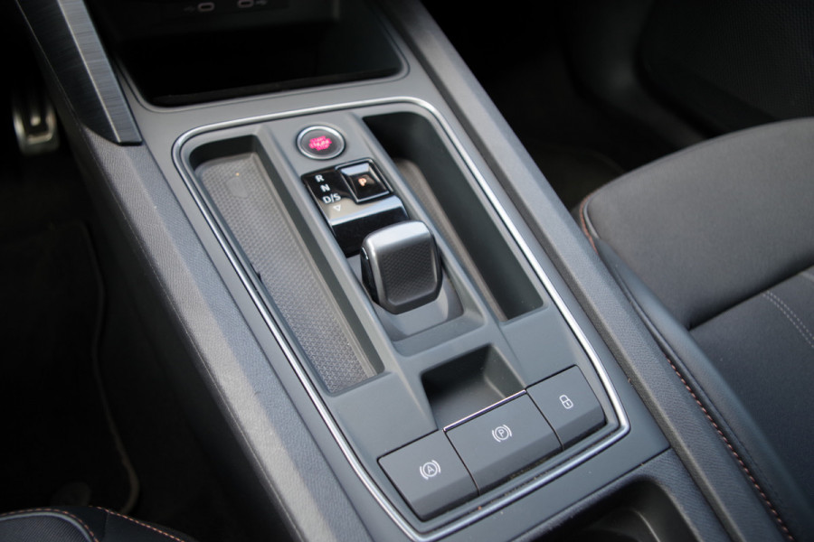 CUPRA Leon 1.4 e-Hybrid VZ 245 PK Adrenaline, Winterpakket, Keyless, Kuipstoelen, Camera