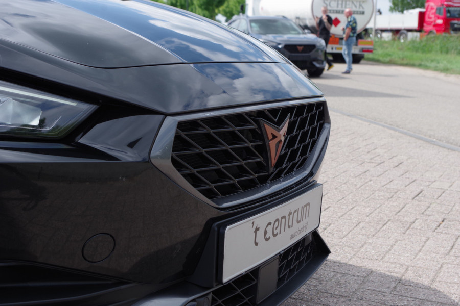 CUPRA Leon 1.4 e-Hybrid VZ 245 PK Adrenaline, Winterpakket, Keyless, Kuipstoelen, Camera